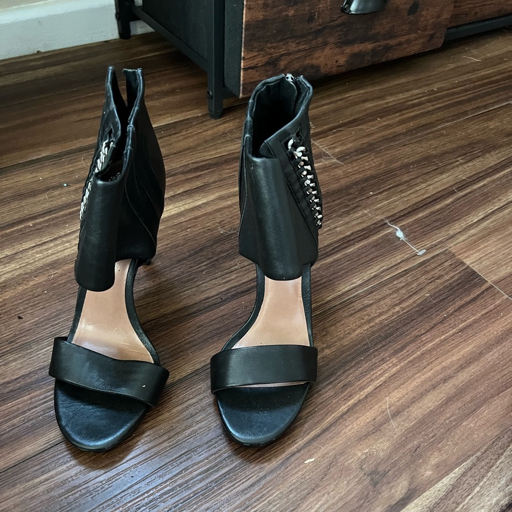 Vince Camuto